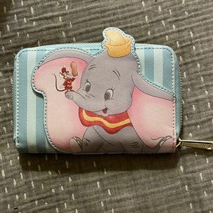 NWOT Dumbo wallet